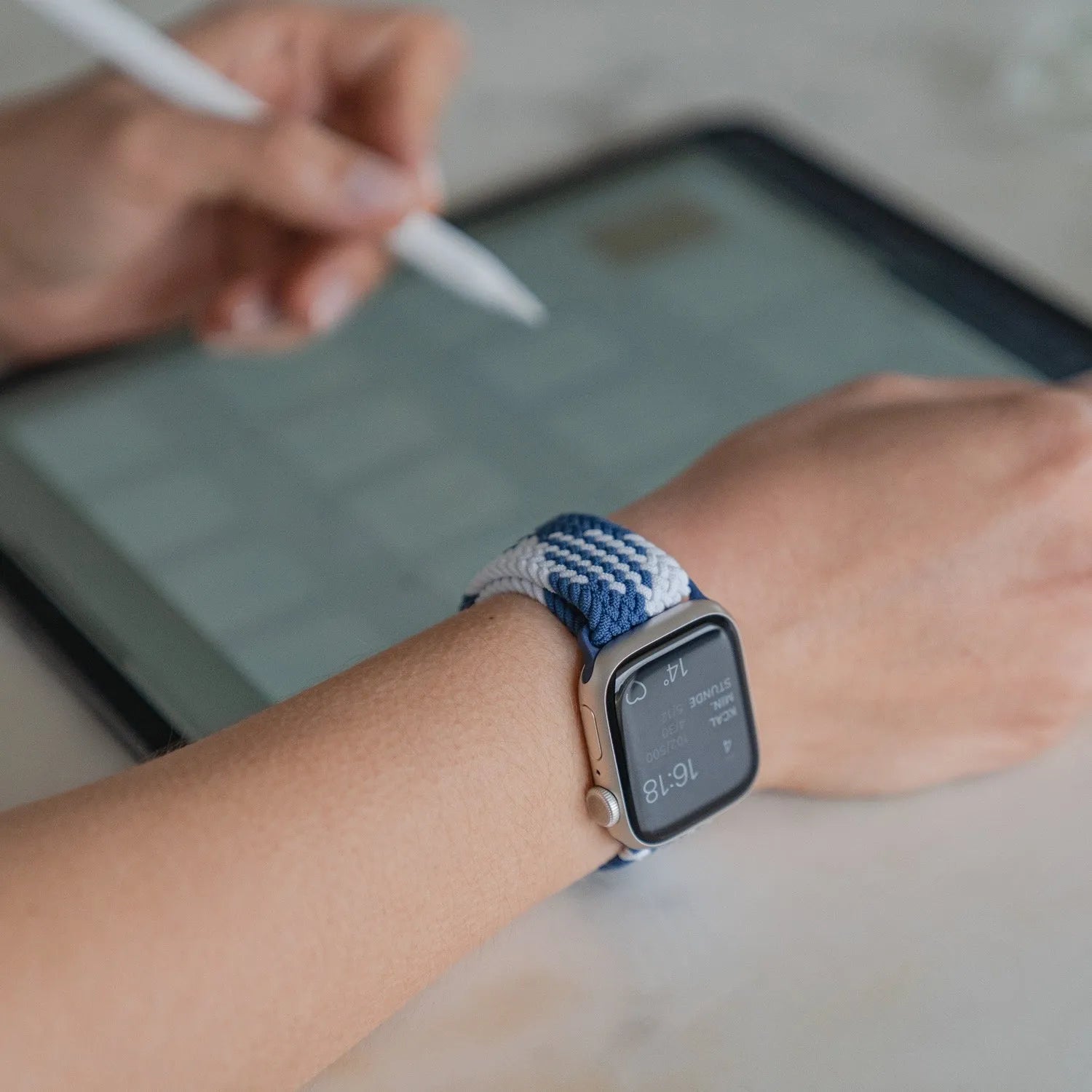 Adjustable Apple Watch Braided Loop#color_blue/white