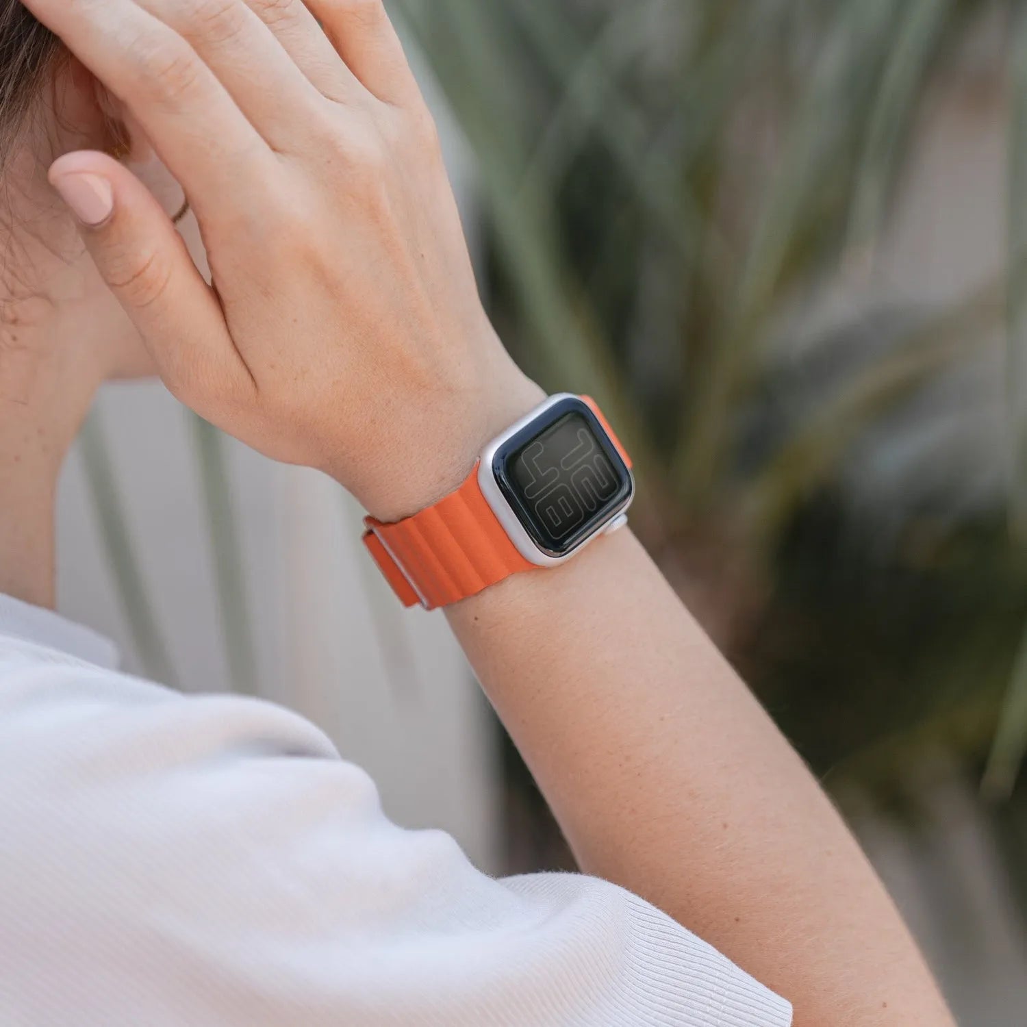 Apple Watch magnetic leather loop#color_kumquat