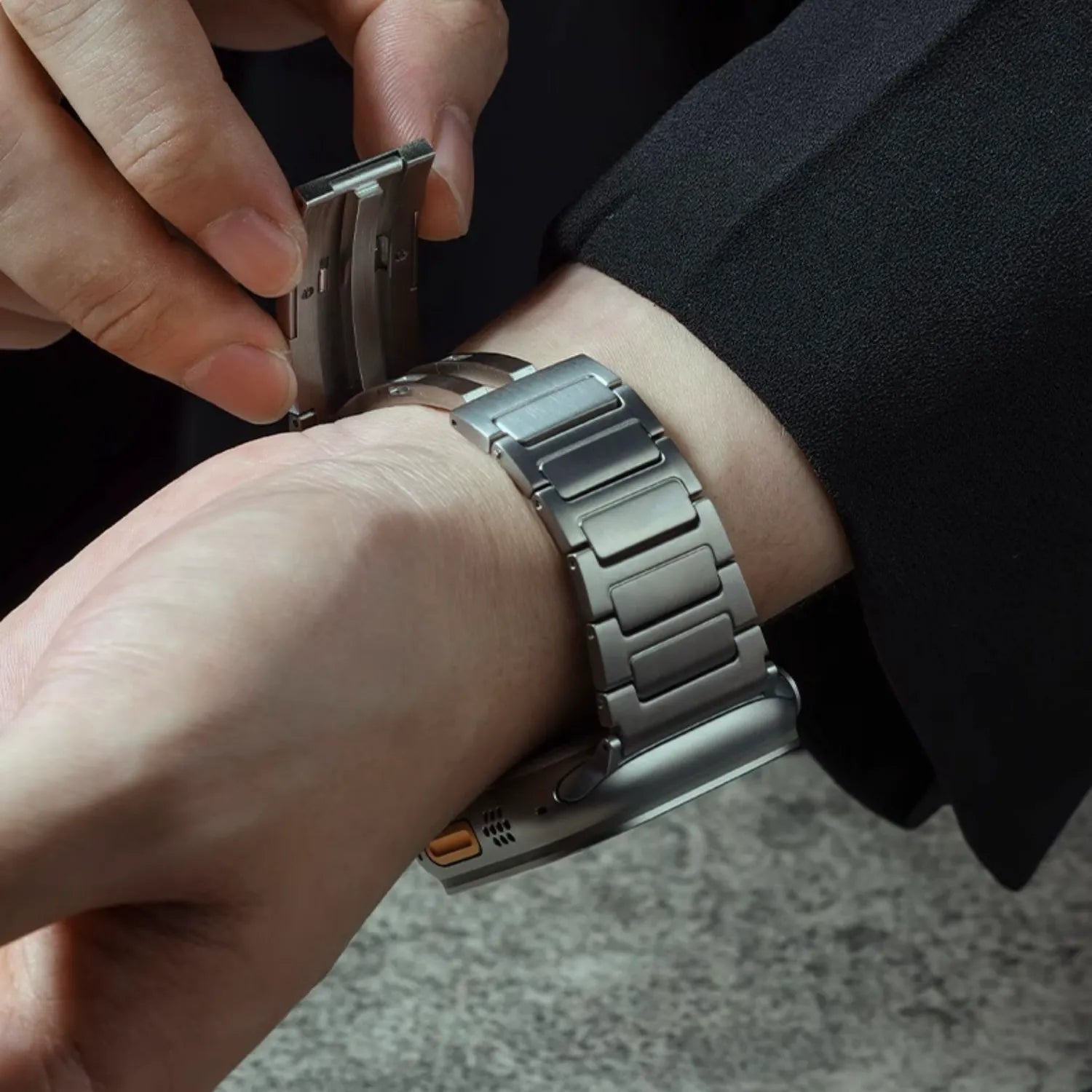 Apple Watch Titanium Band | T05