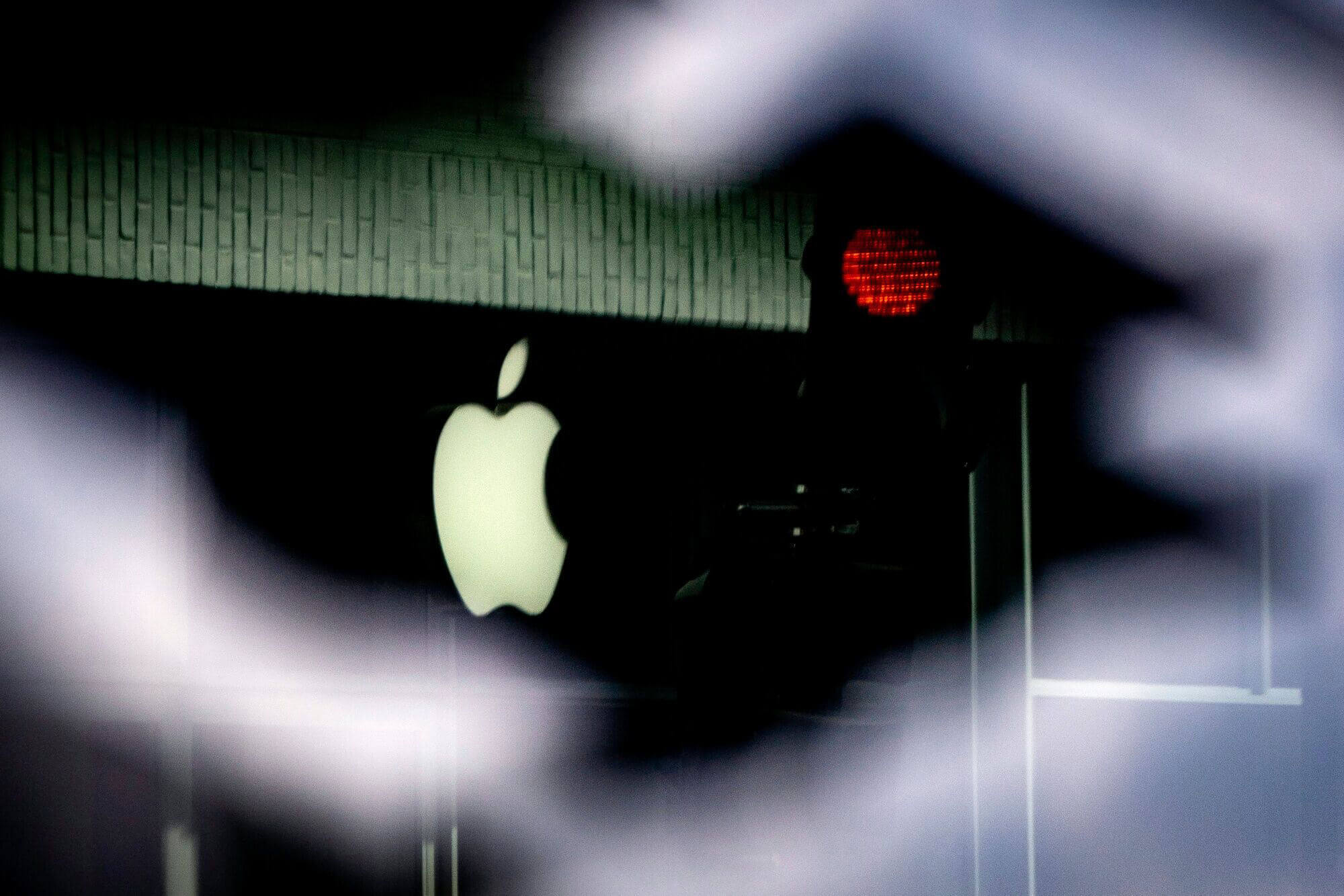 Apple Explores Home Robots After Car Fizzles