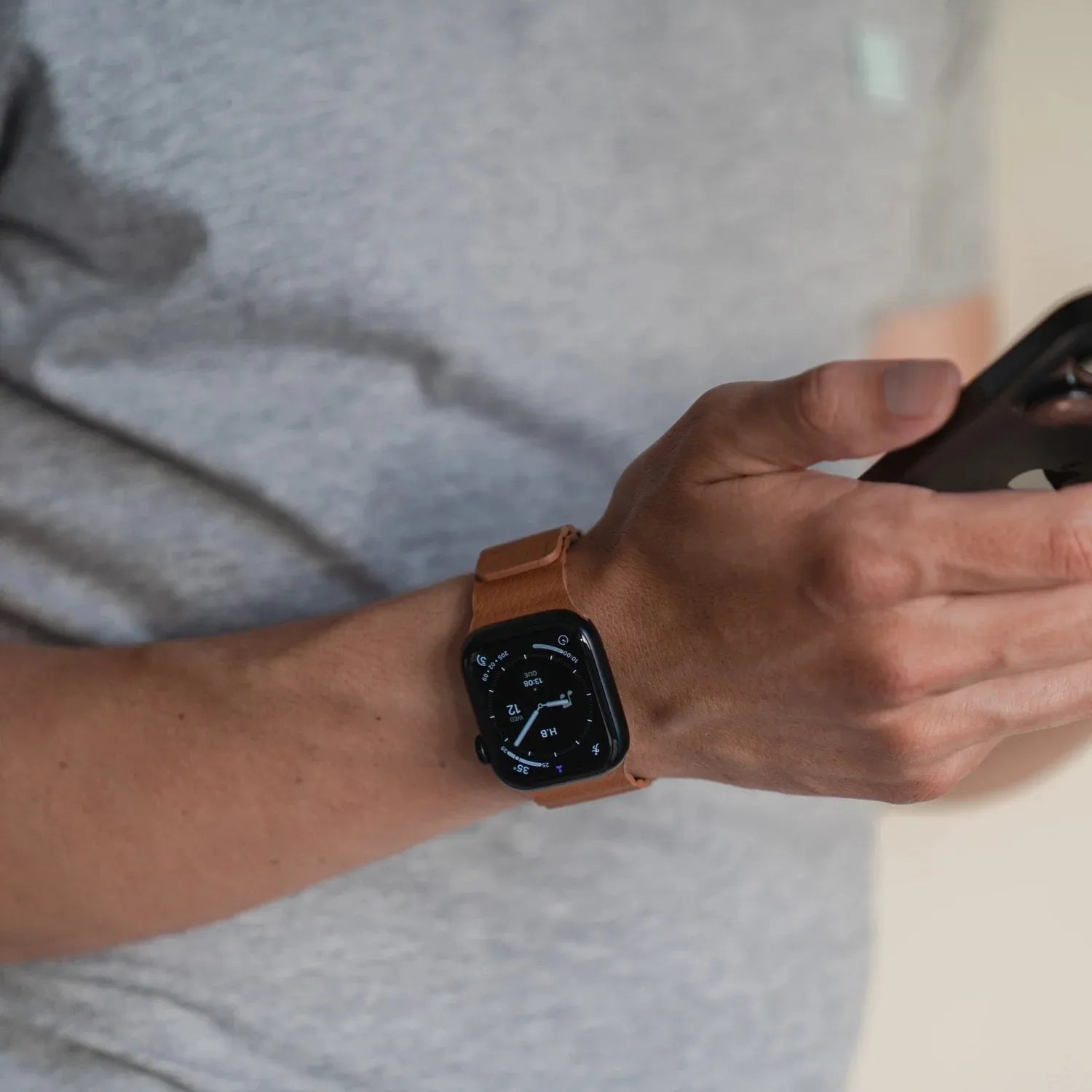 Apple Watch magnetic leather loop#color_brown